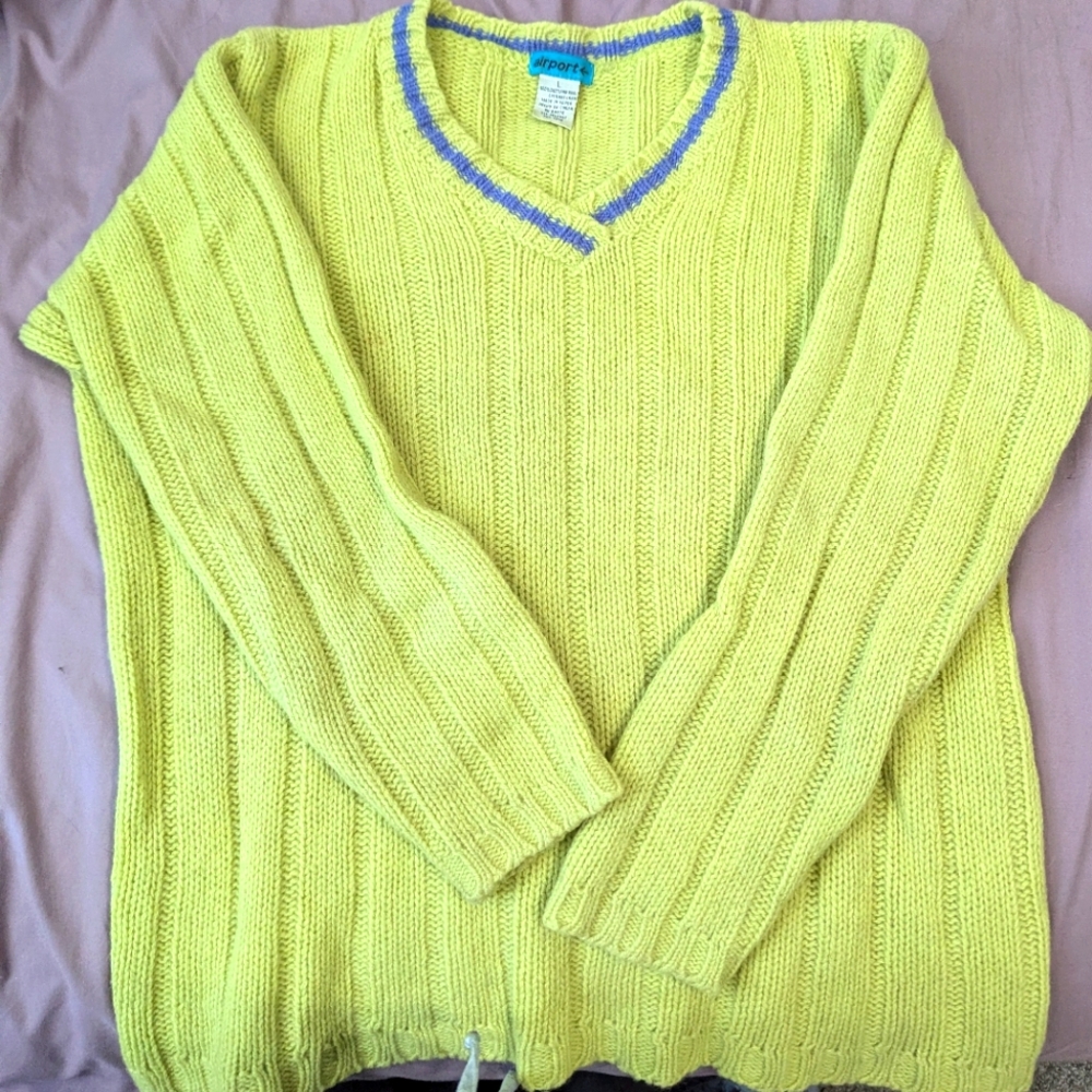 Airport Large Green 100% Wool Sweater